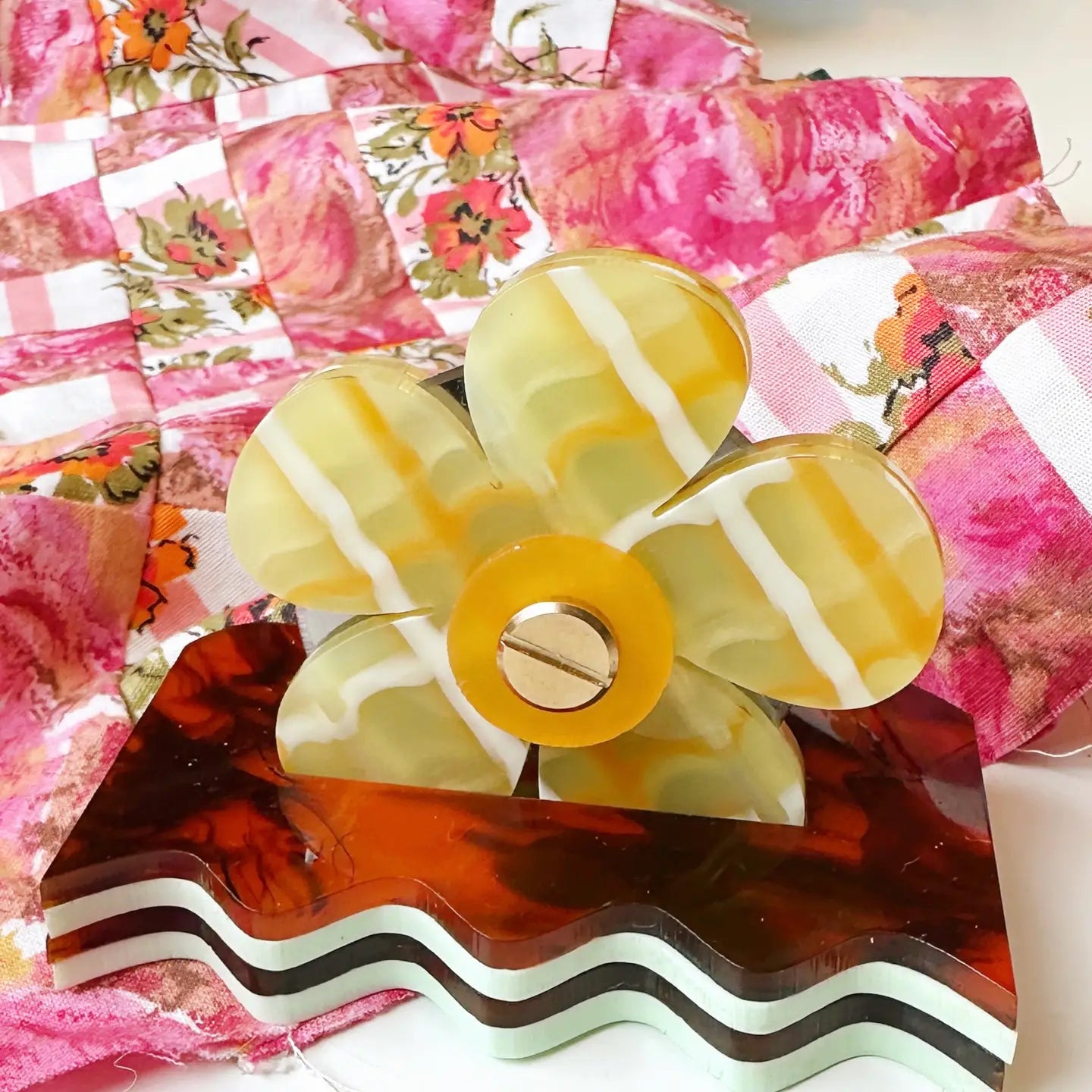 Retro Flower Thread Cutter