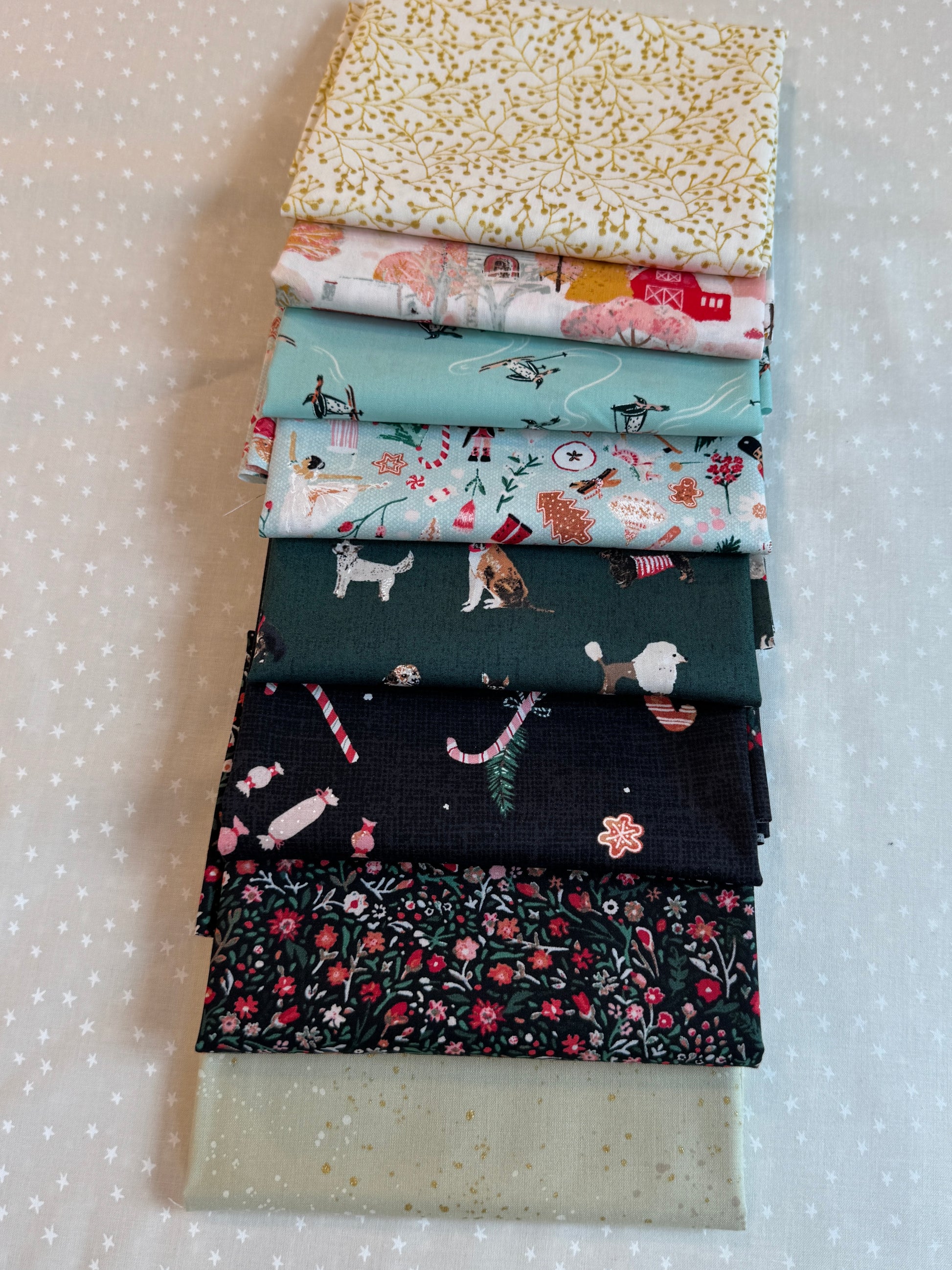 Christmas bundle 2 - fat quarter bundle - 8 pieces