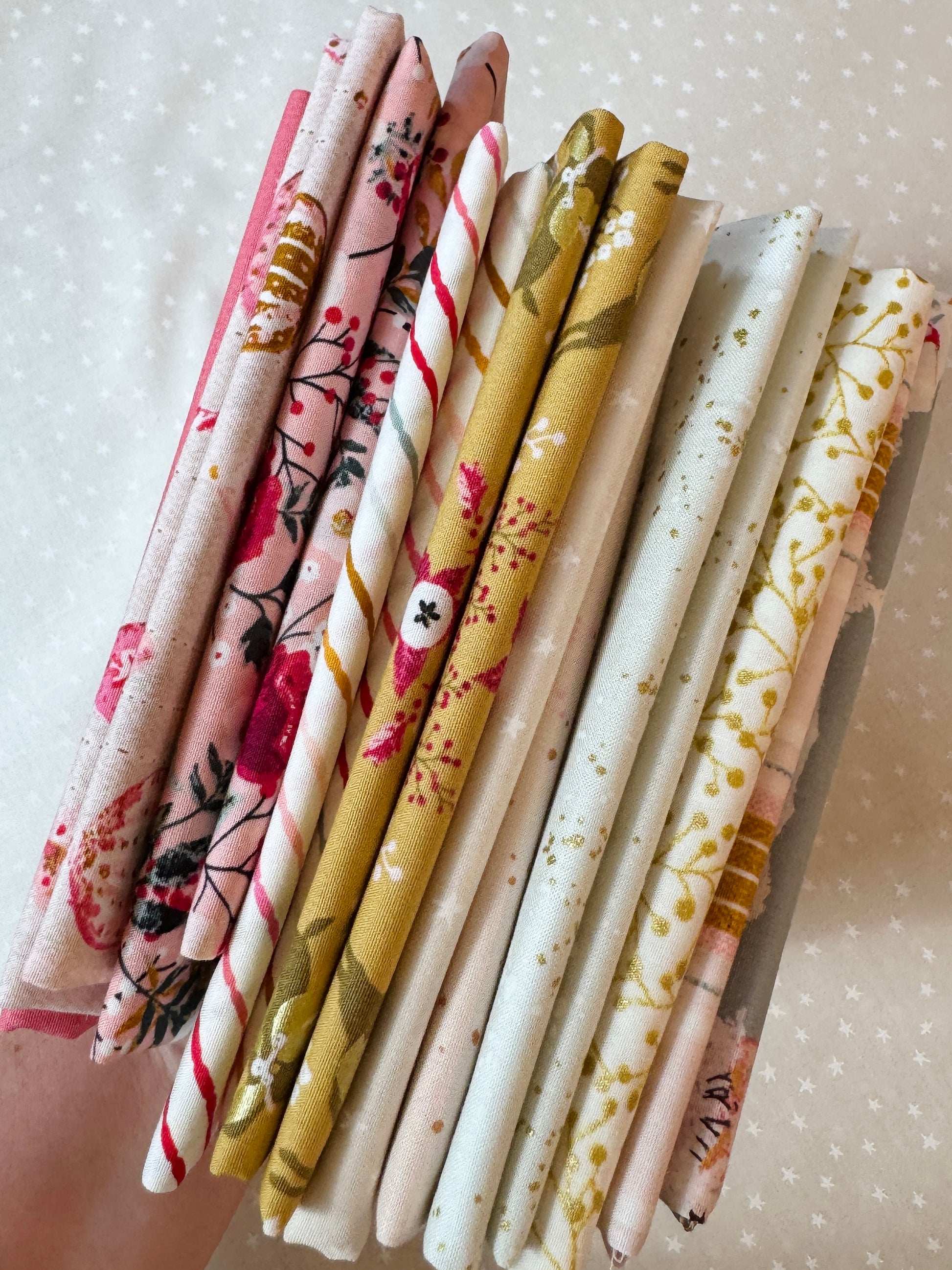 Christmas bundle 1 - fat quarter bundle - 11 pieces