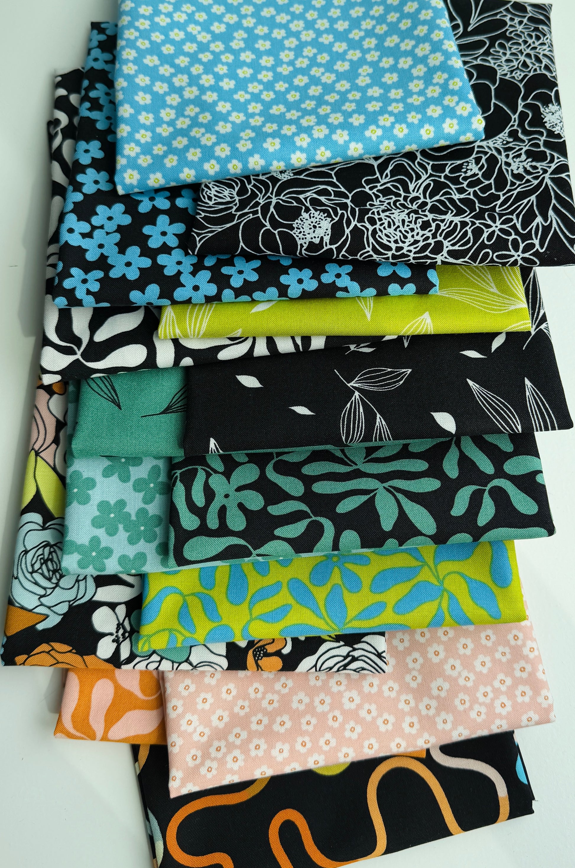 True to Hue 14 piece fat quarter bundle