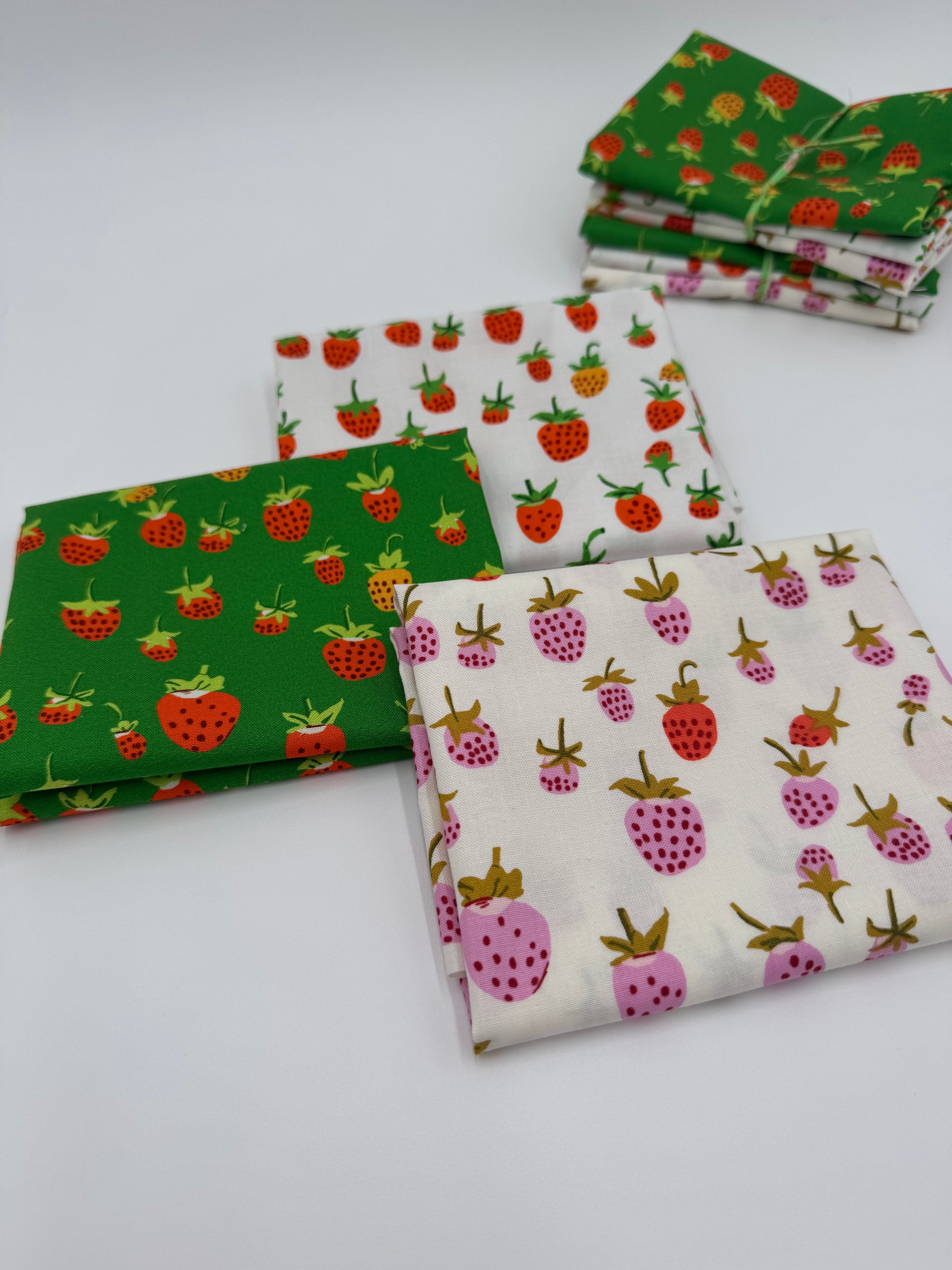 Strawberry Party - fat quarter bundle