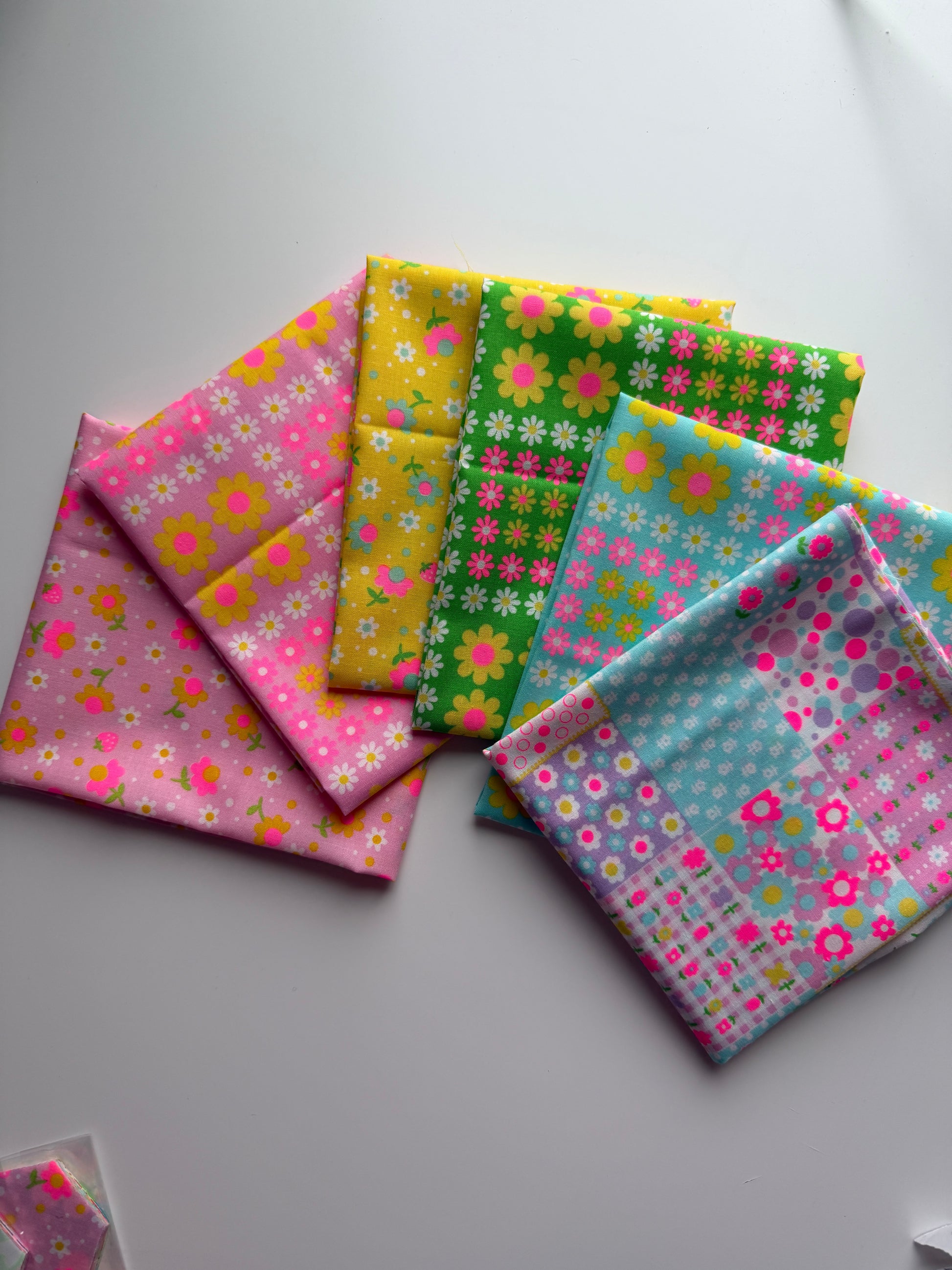 Fat quarter bundle - antique pink - 6 pieces