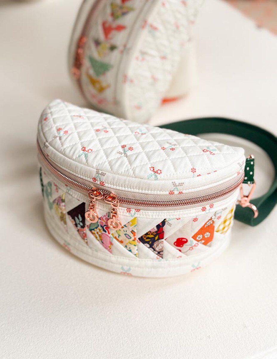 Flying Geese Belt Bag by Minki Kim Sewing Illustration - Paper Printed Pattern