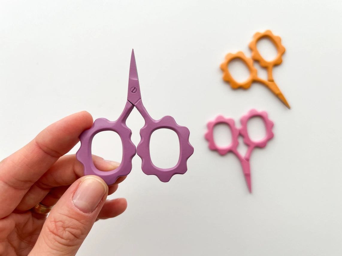 Lilac Small Flower Scissors