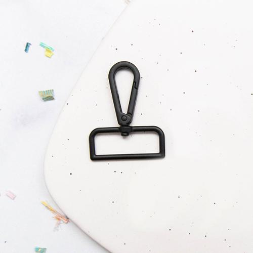 1.5" Swivel Snap Hook - Matte Black