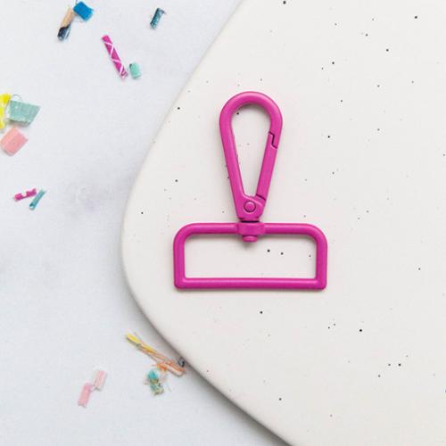 1.5" Swivel Snap Hook - Purple Berry