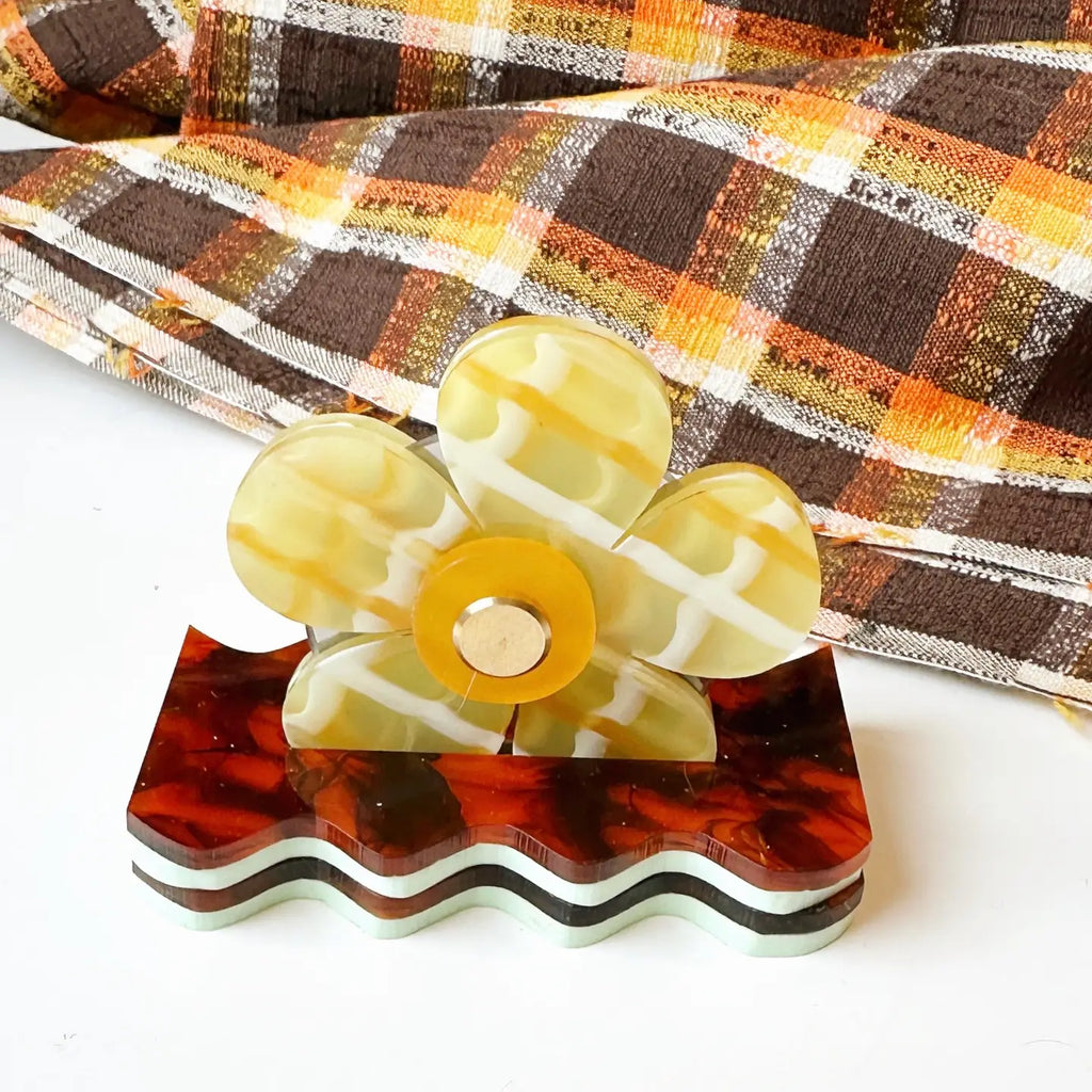 Retro Flower Thread Cutter