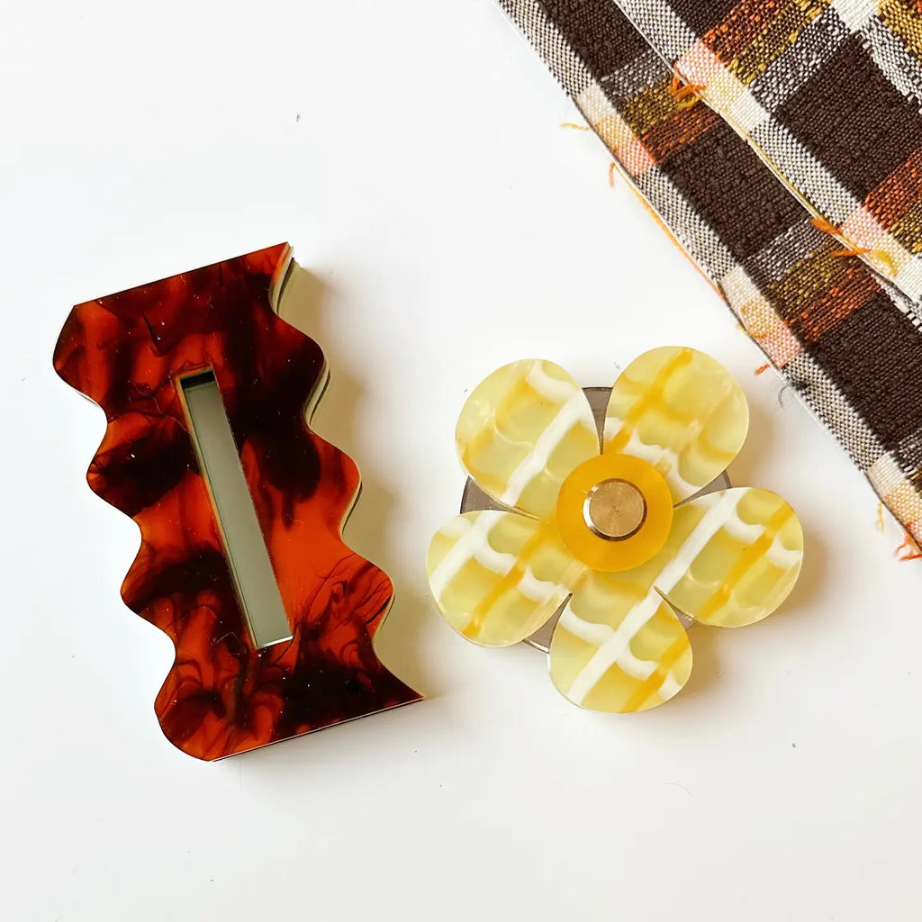 Retro Flower Thread Cutter