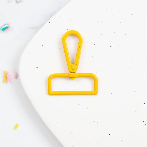 1.5" Swivel Snap Hook - Dijon